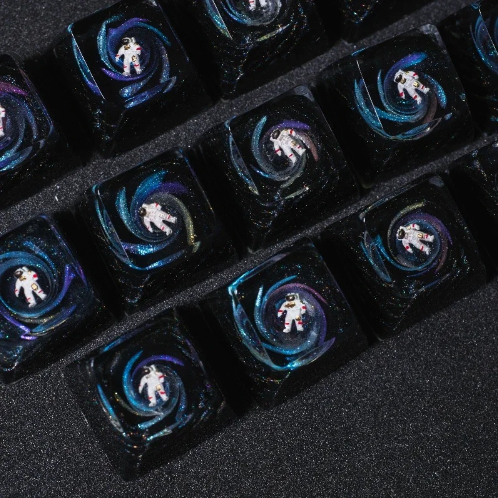 Gaming Accessories Korea - Artisan Keycap Астронавт Смола Колпачки для
